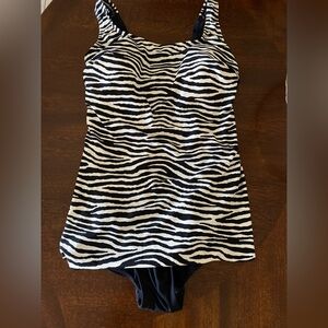 NWOT Gabar Uplift One Piece Swim Suit Swim Dress Front Animal Print 14